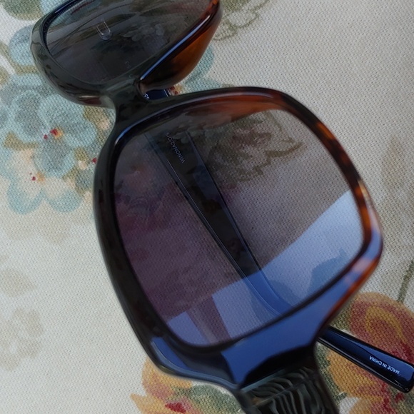 Kate Spade New York Winona Black and Brown Tortoise Oversized Sunglasses - Picture 7 of 17